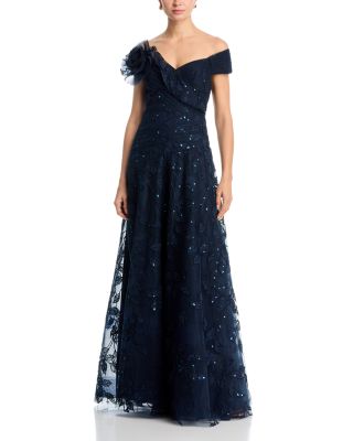 Lace Sweetheart Neck Gown