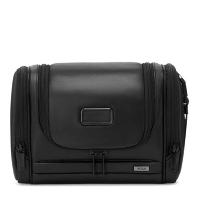 Alpha 4 Hanging Travel Kit