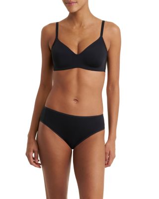 Pretty Smooth Smoothing Wireless T-Shirt Bra & Bliss Bare Hipster