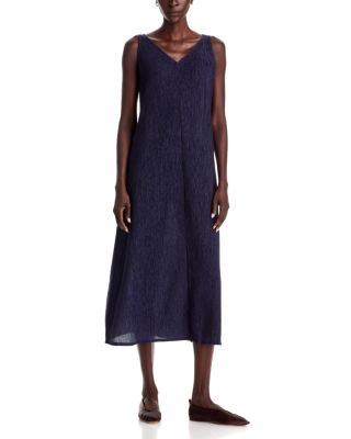Pliss&eacute; V Neck Dress
