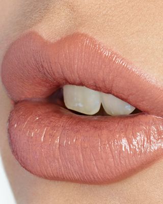 K.I.S.S.I.N.G Fallen from the Lipstick Tree