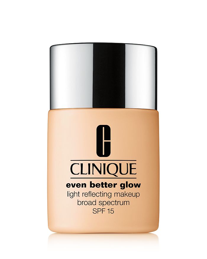 Clinique Even Better & #153 Glow Light Reflecting Makeup Broad Spectrum Spf 15, 1.0 Oz./ 30 ml In Wn 04 Bone