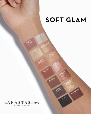 Soft Glam Eyeshadow Palette