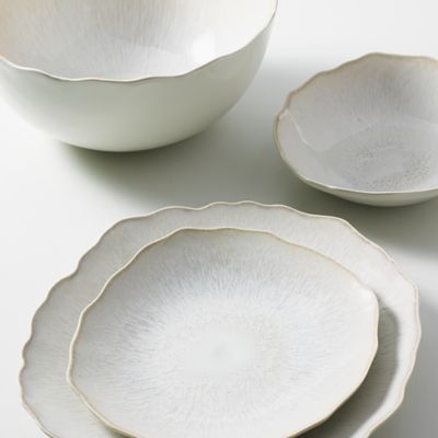 Plume Dinnerware