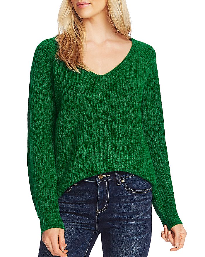 VINCE CAMUTO RIBBED V-NECK SWEATER,9169218