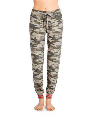 women's camo cargo capris