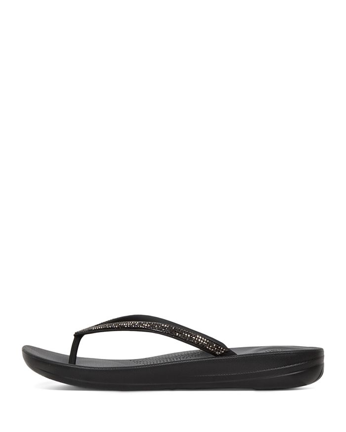 black iqushion fitflops