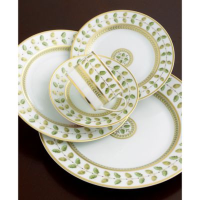 Constance Dinner Collection