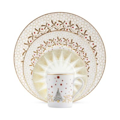 Noel Dinnerware Collection