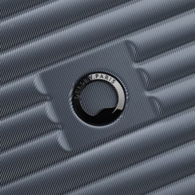 Cruise 3.0 Carry On Expandable Spinner Suitcase