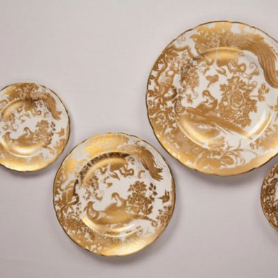 Gold Aves Dinnerware Collection