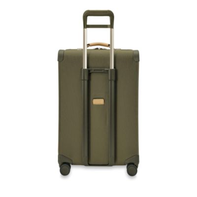 Baseline Medium Expandable Spinner Suitcase