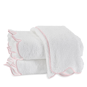 Matouk Cairo Scallop Guest Towel In Pink
