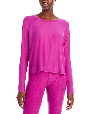 Beyond Yoga Featherweight Daydreamer Pullover In Magenta Heather