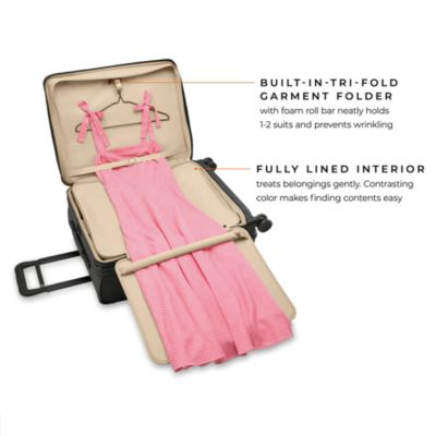 Baseline Medium Expandable Spinner Suitcase