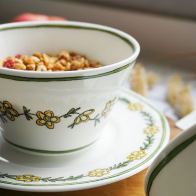 H. Daisy Chain Dessert Fruit Bowl