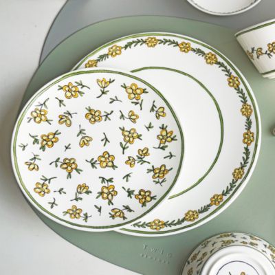 H. Daisy Chain 8" Salad Dessert Plate