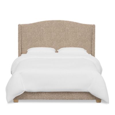 Amalia Bed in Plush Boucle, King