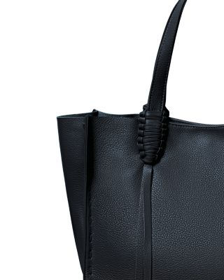 Medium Tote 23 Grained Leather