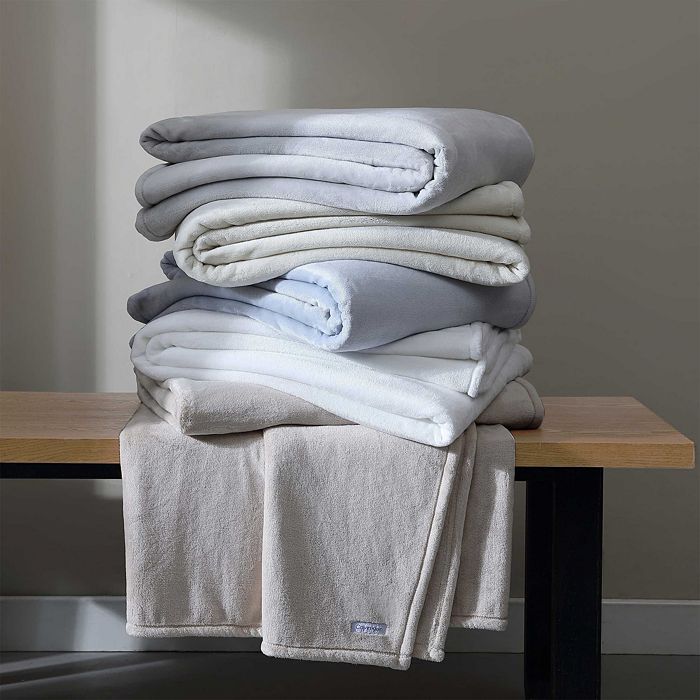 Calvin Klein Core Plush Solid Blanket, Queen In Ivory