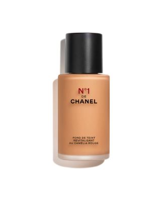 CHANEL N°1 DE CHANEL REVITALIZING FOUNDATION Illuminates