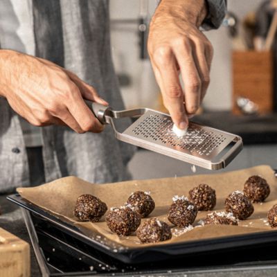 Pro Fine Hand Grater & Cover