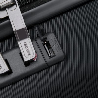 Cruise 3.0 Carry On Expandable Spinner Suitcase