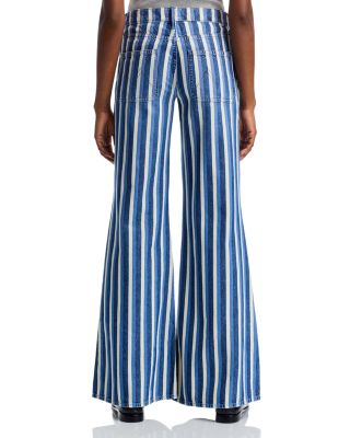 Patch Pocket Twister Sneaker Jeans in Following Up