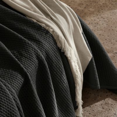 Signature Textured Stitch Quilt, Full Queen