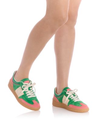 Women's Upvillage Crosta Low Top Sneakers 