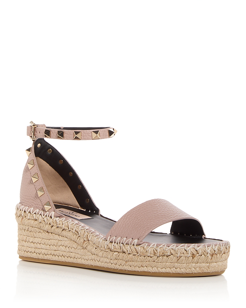 Valentino Pink Rockstud Flat Sandals In Poudre