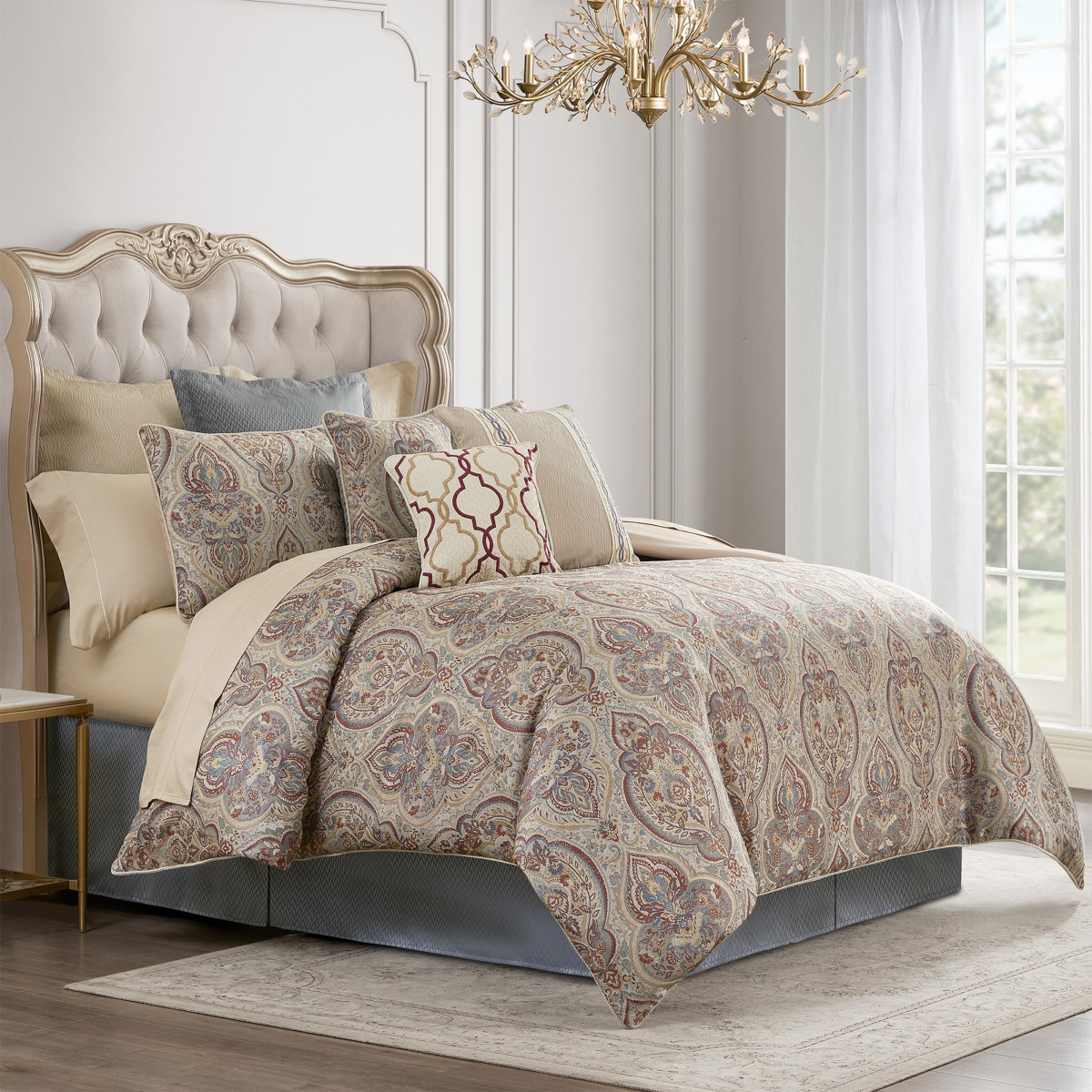 Waterford Lewiston 4 Piece Comforter Set, Queen in Multicolor