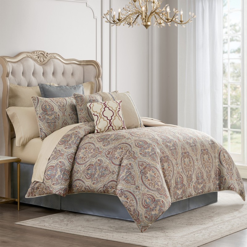 Waterford Lewiston 4 Piece Comforter Set, Queen in Multicolor