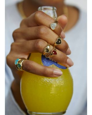 9K Yellow Gold Diamond & Mother of Pearl Heart Signet Ring