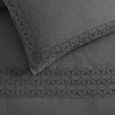 Hotel Eyelet 3 Piece Bedding Set
