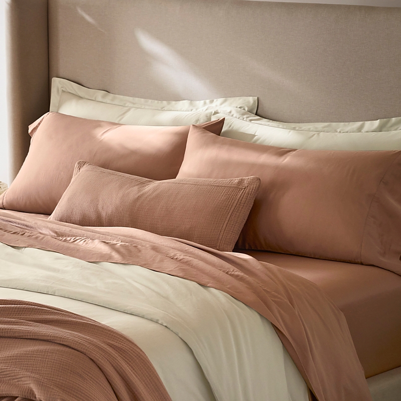 Boll & Branch Signature Organic Cotton Hemmed Pillowcase Set, Standard In Terracotta