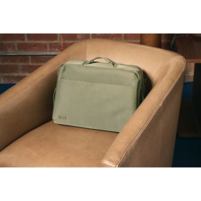 The Ultimate Travel Duffle Bag in Olive