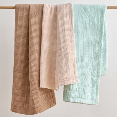 Campo Seersucker Quilt Set