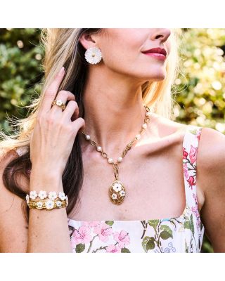 Villandry Dyed Jade & Mother Of Pearl Flower Lattice Pendant in 18K Gold Plated