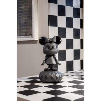 Minnie Total Black Sculpture