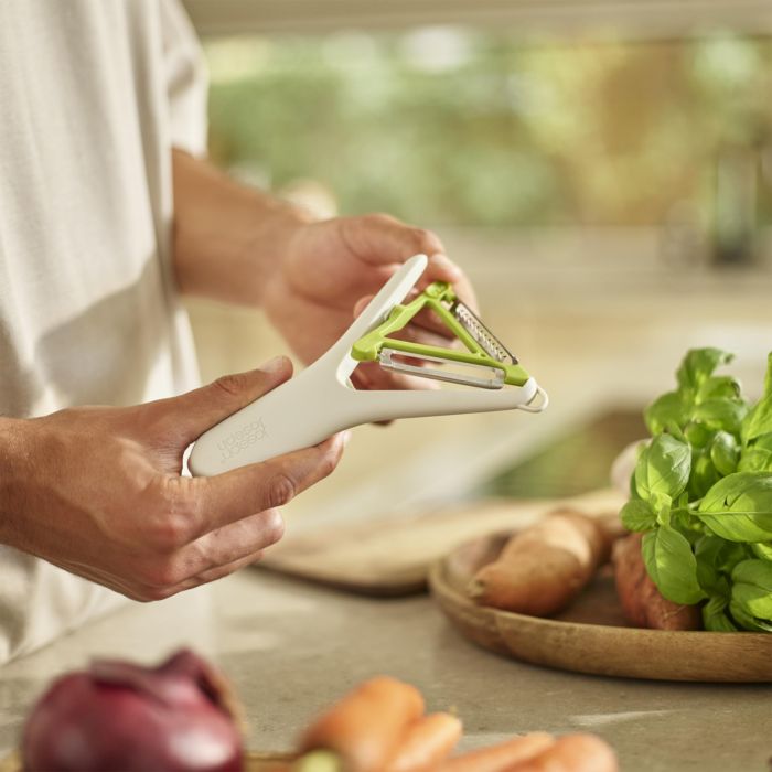 Switch 2 in 1 Julienne and Straight Peeler