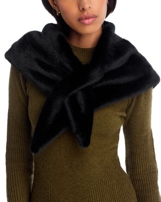 Faux Fur Triangle Foulard