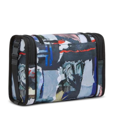 Alpha 3 Hanging Toiletry Kit