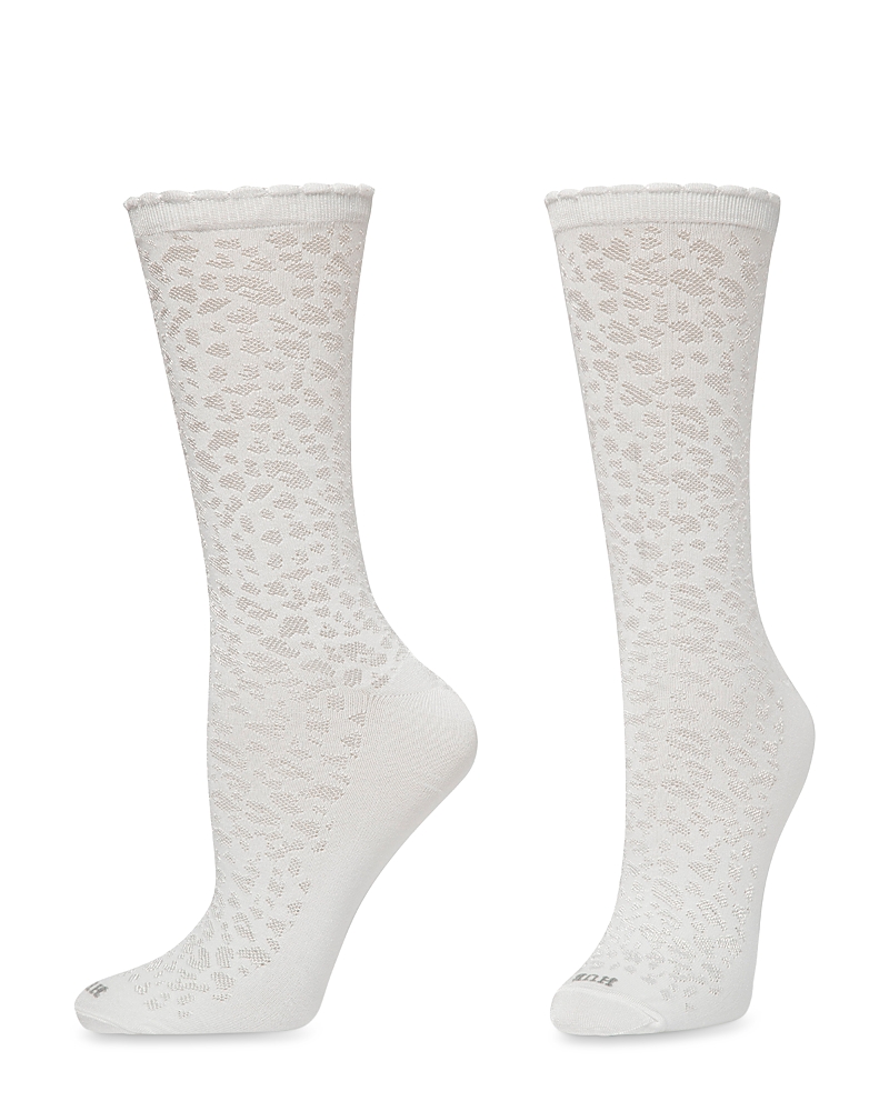 Hue Textured Animal Crew Socks In White
