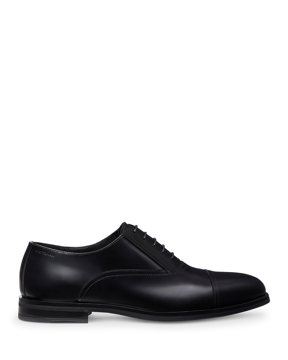 Stuart Weitzman Mens Club Classic Oxfords in Black
