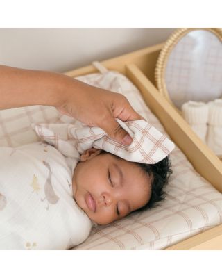 Unisex Charlie Hooded Towel & Wash Cloths Set