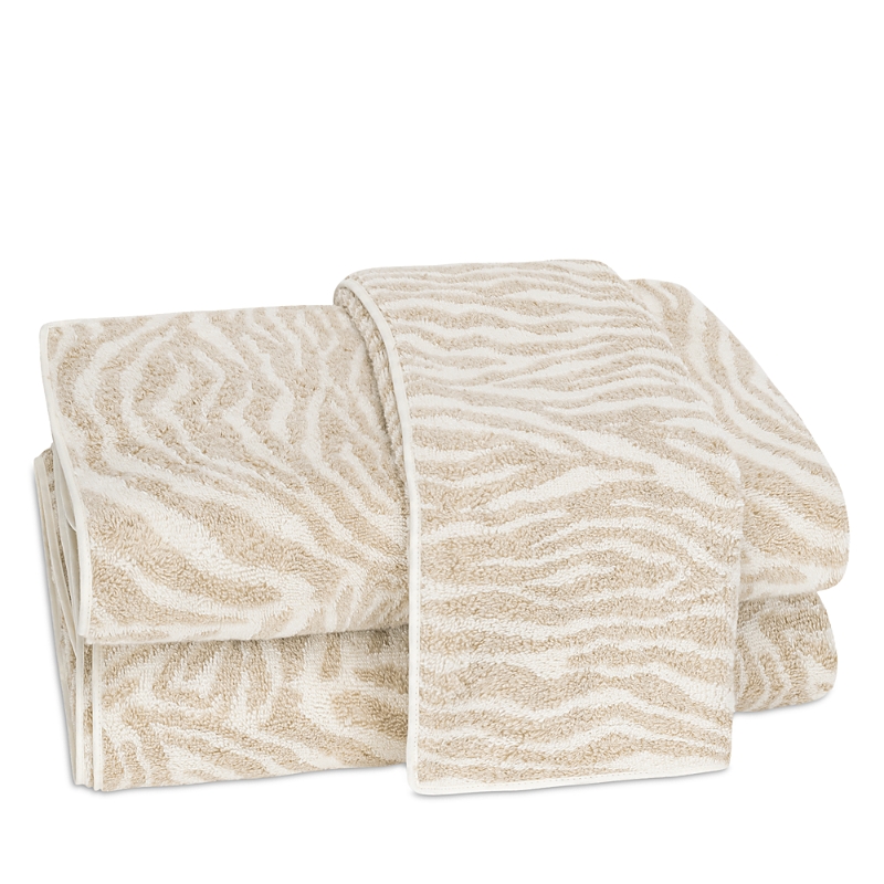 Matouk Regine Hand Towel In Neutral