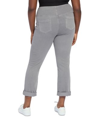 Pull-On Boyfriend Jeans in Mid Wash