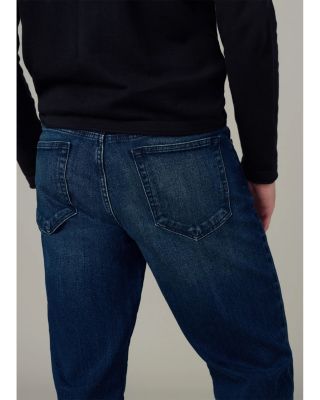 Straight Leg Jeans in Agoura