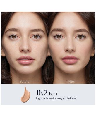 Double Wear Stay-in-Place Liquid Foundation